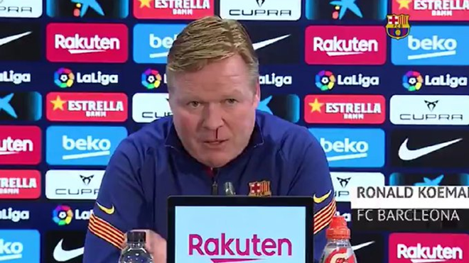 Koeman sangró durante una rueda de prensa y se vio obligado a abandonarla