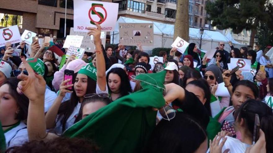 Manifestación de familias argelinas en València