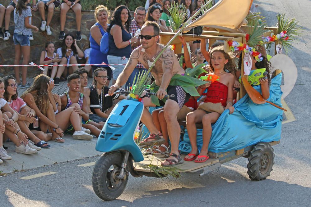 Baixada d'andròmines de la Festa Major de Sant Salvador de Guardiola