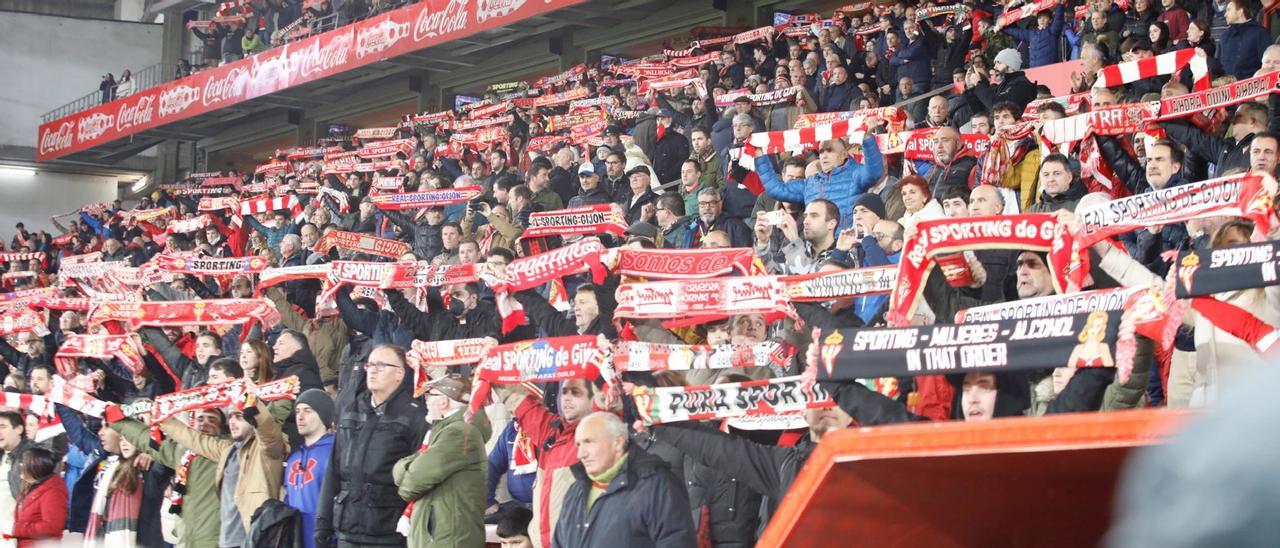 Aficionados del Sporting en las gradas de El Molinón durante el Sporting-Las Palmas