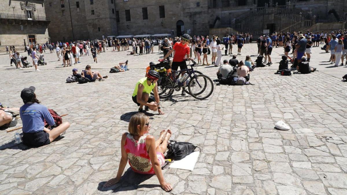 La plaza del Obradoiro, llena de turistas.