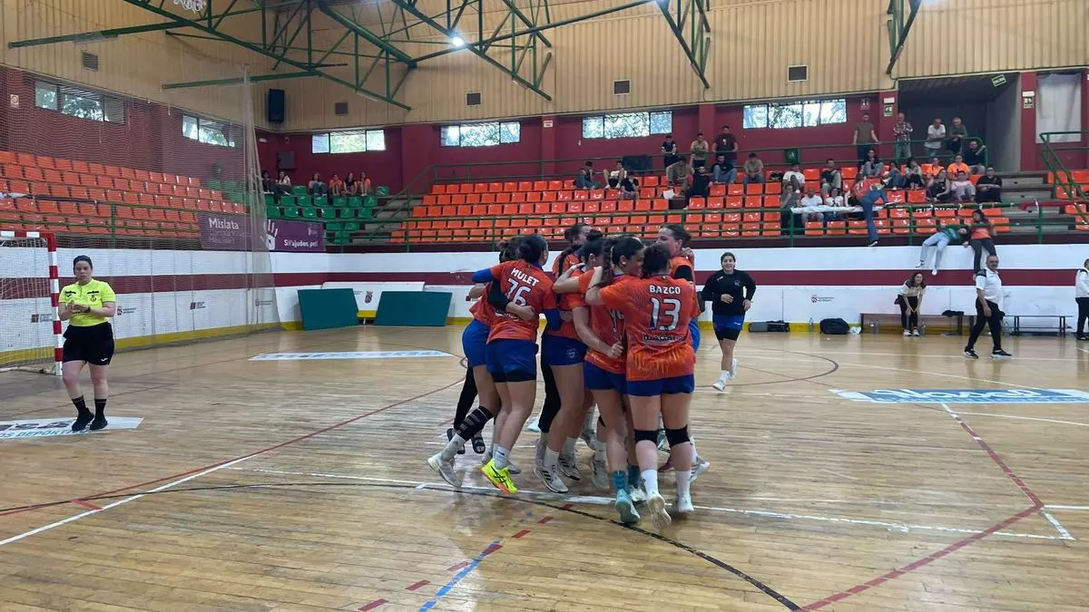 Gran victoria del Grupo USA Handbol Mislata para creer en la permanencia (33-27)