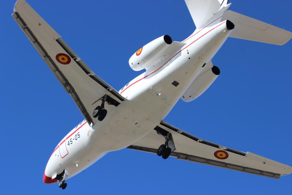 Llegada del primer avión al aeropuerto de Corvera