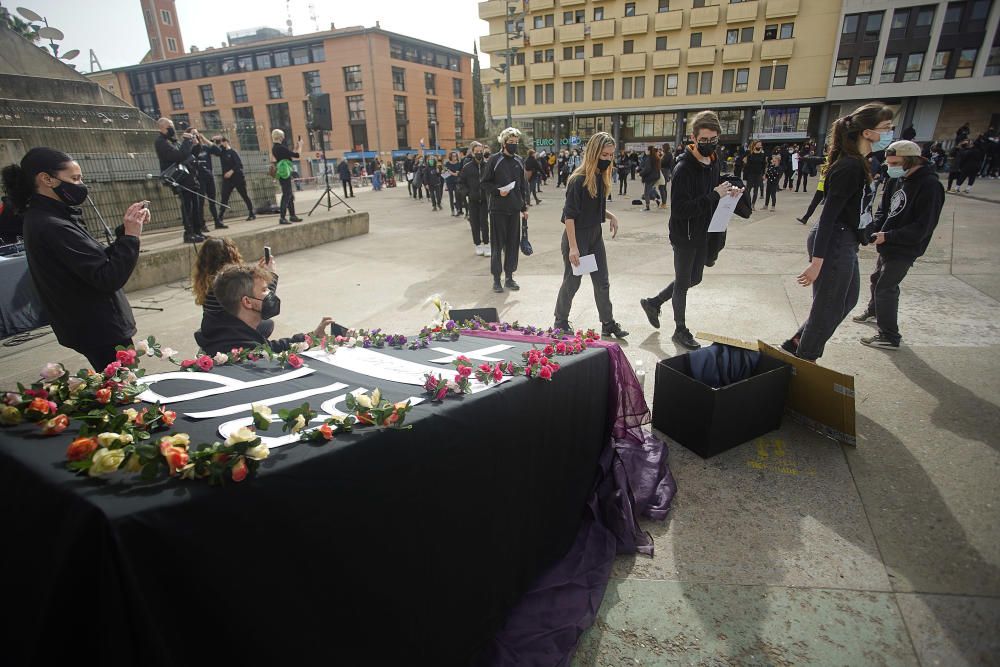 Les escoles de dansa ballen en contra del tancament