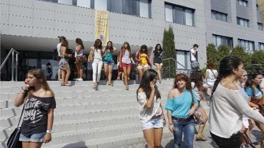 La Universitat Jaume I de Castelló comienza el curso con tensión por las expulsiones y los alumnos que no pueden pagar.