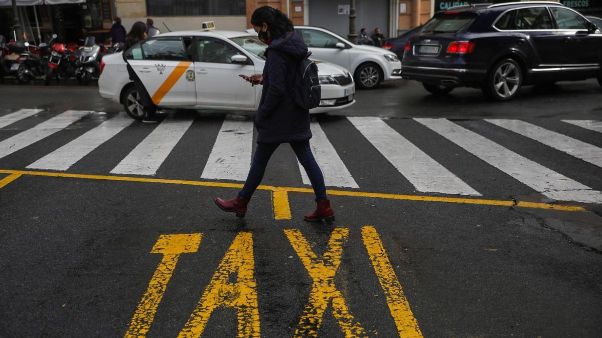 La Junta de Andalucía aprueba el decreto que regula los VTC en ciudad