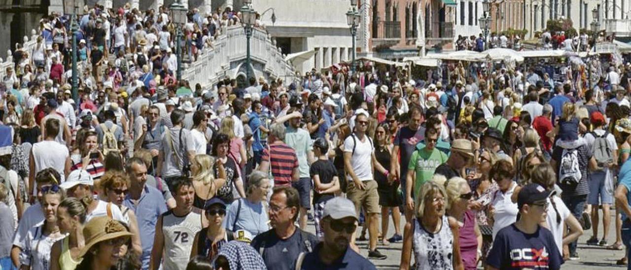 Más que turistas, somos pura horda invasora. // FDV