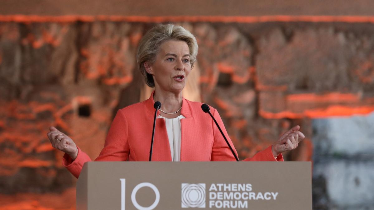 La presidenta de la Comisión Europea, Ursula von der Leyen, en un acto en Atenas.