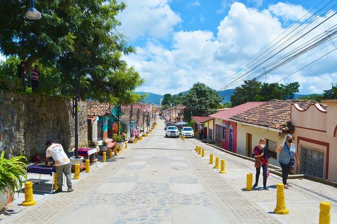 Coloridas casas en el corazón de Honduras.