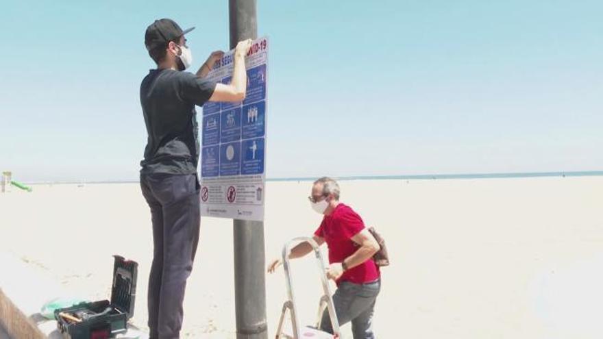 València prepara sus playas para la autorización del baño este lunes