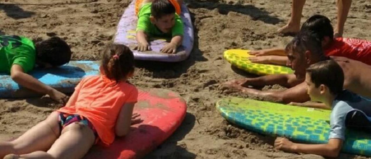 Una de las actividades que ya se ha desarrollado en la playa del Port de Sagunt.