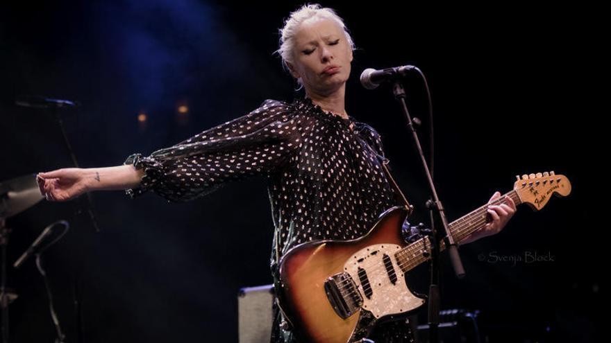 Wendy James