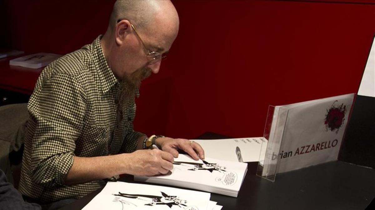 Brian Azzarello, firmant al Saló del Còmic de Barcelona del 2011.