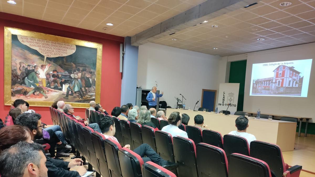 José Antonio Posada Alas durante la ponencia
