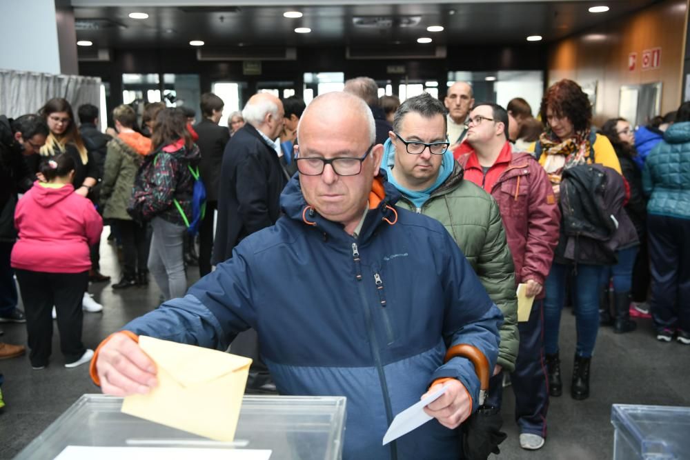 Podrán votar por primera vez en las próximas elecciones del 28 de abril y 26 mayo.