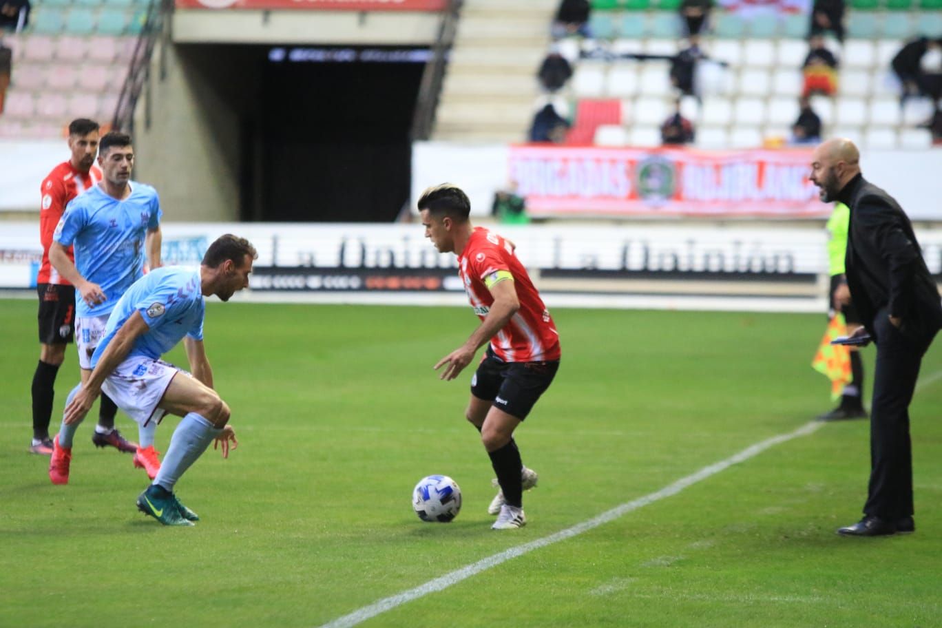 Las mejores imágenes del duelo entre el Zamora CF y el Pontevedra (0-0)