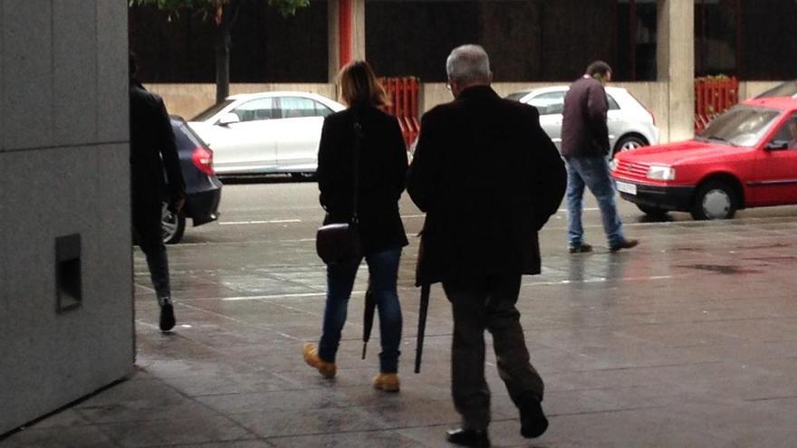 &quot;Quedé sin el dinero y con un bocadillo en la mano&quot;, dice la víctima del tocomocho de Oviedo