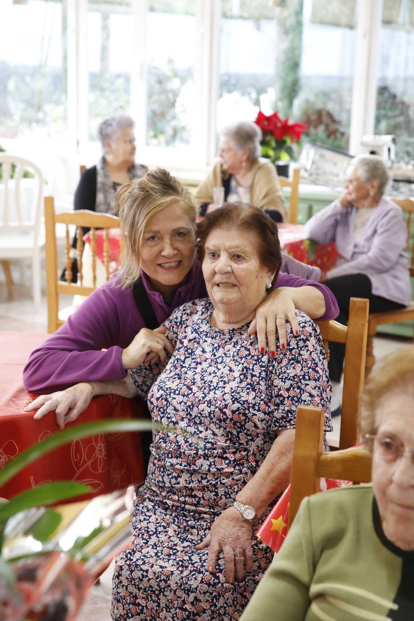 En imágenes: Visita de Carmen Moriyón a los centenarios gijoneses