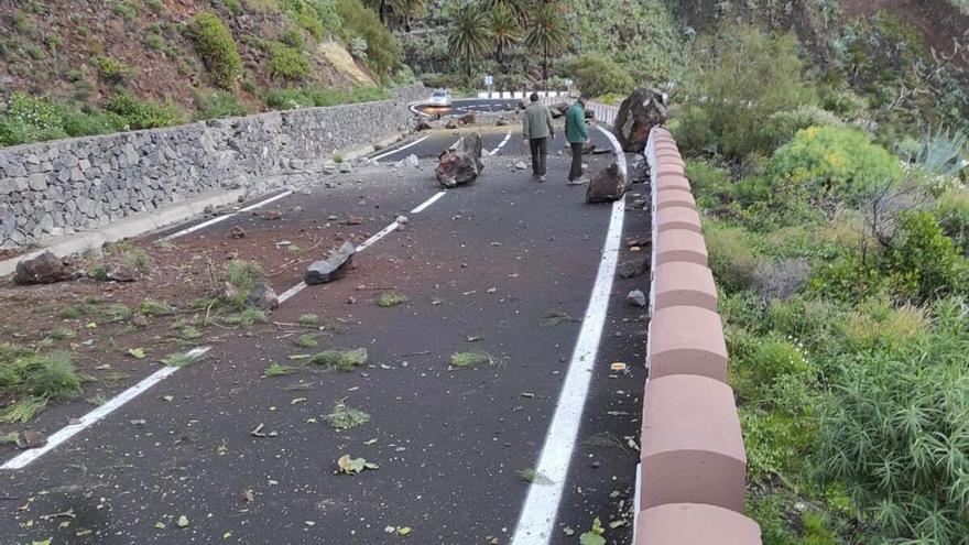 Cortan una carretera en La Gomera por importantes desprendimientos