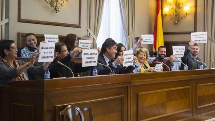 El PP intenta criticar a la alcaldesa de Gandia pero la ortografía le juega una mala pasada