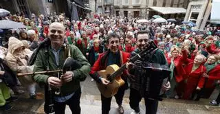 Pontevedra festeja el 25 de abril con una cantata comunal de Grândola, Vila Morena