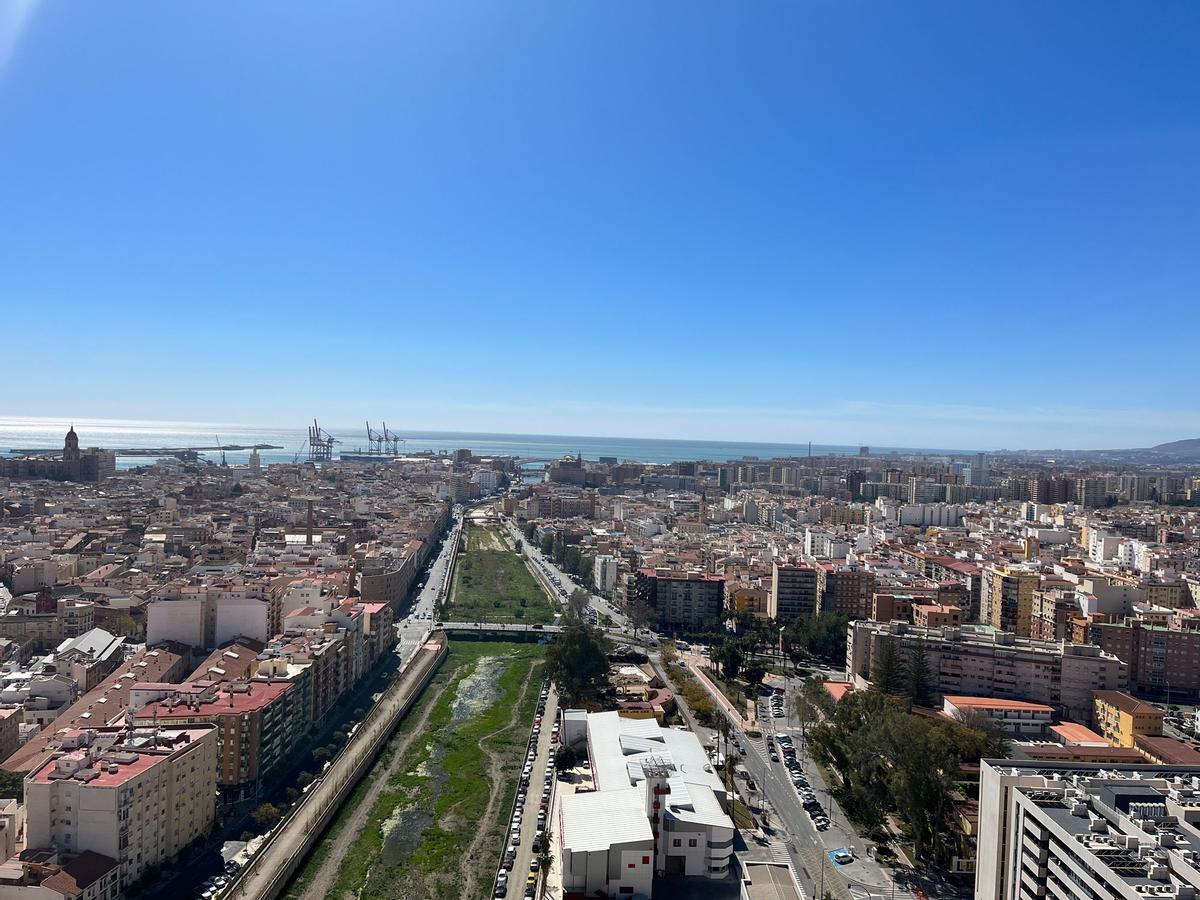 Así son las torres de Martiricos por dentro y las vistas de Málaga desde ellas