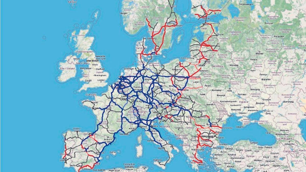 El estudio concreta que son 18.000 kilómetros de los corredores (en el mapa en color azul) los realmente prioritarios entre de la red de los 80.000 kilómetros definida por la UE., entre los que se encuentra, por su importancia en el transporte, la Región de Murcia.