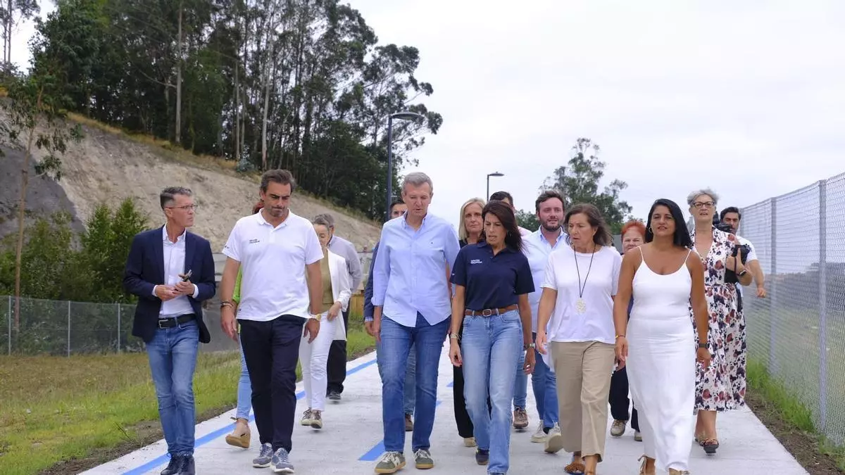Santiago y O Milladoiro, a 20 minutos de bici: Rueda inaugura la senda peatonal y ciclista que completa el eje de movilidad compostelano