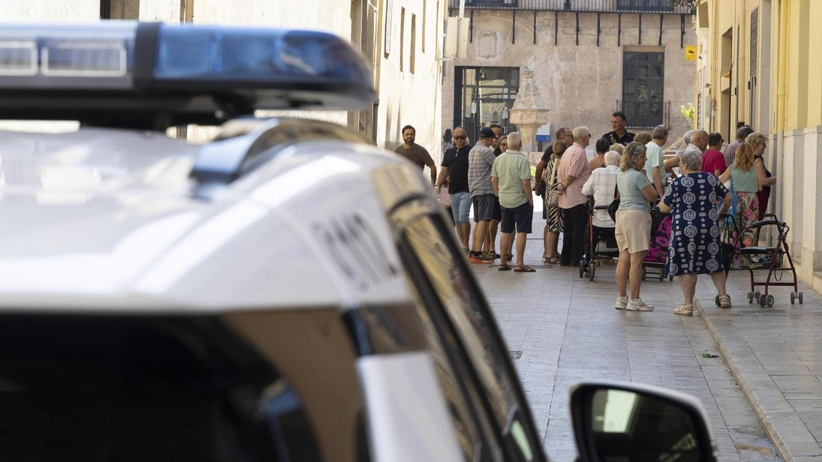 Colas para coger sitio en la cena de jubilados de la Fira d’Agost 2026 de Xàtiva