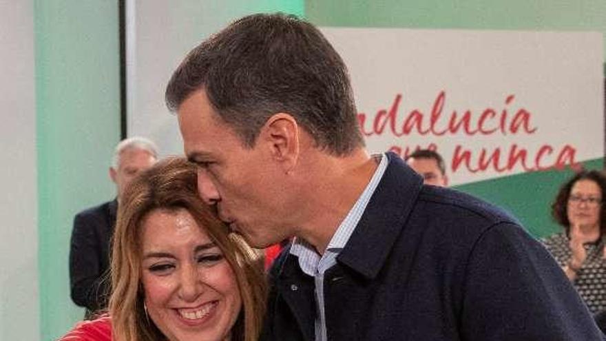 Susana Díaz y Pedro Sánchez, ayer en la reunión de la dirección de los socialistas andaluces. // Efe