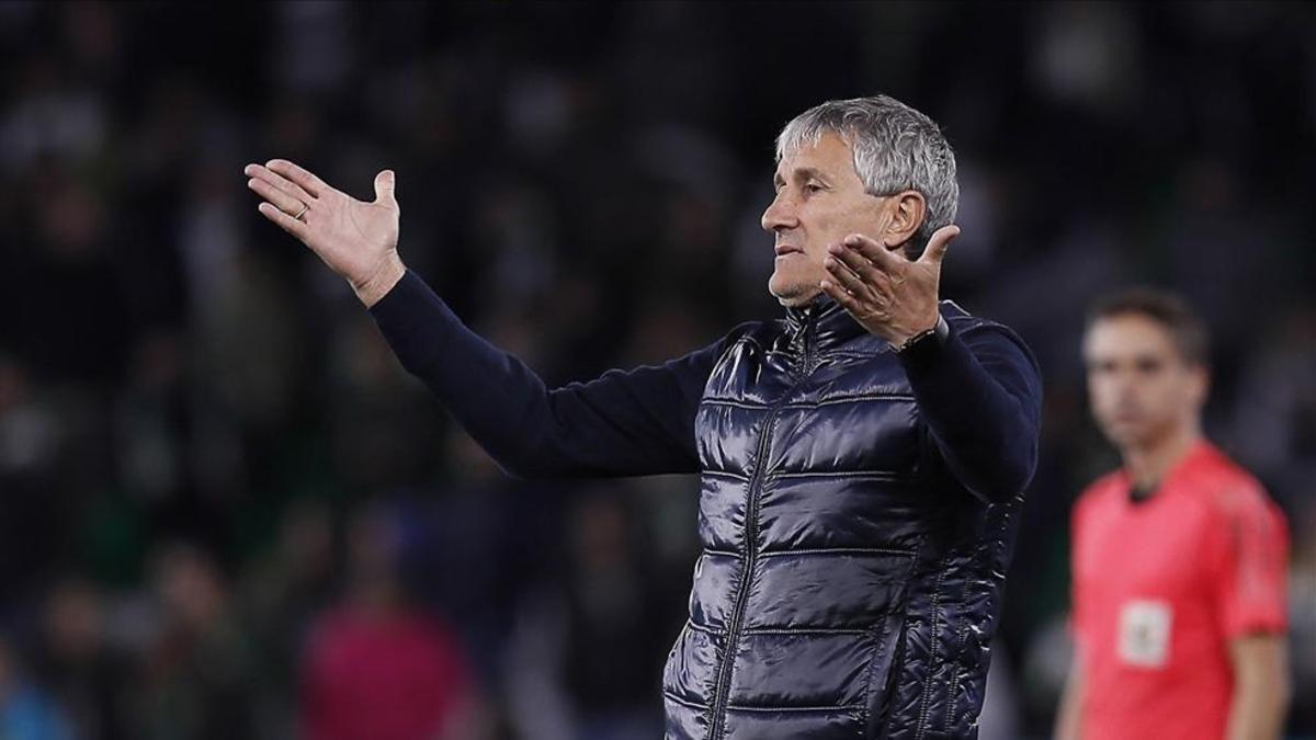 Quique Setién regresa hoy al banquillo bético tras cumplir su sanción