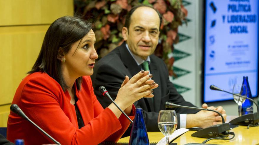 Maria José Catalá, en una ponencia en marzo.