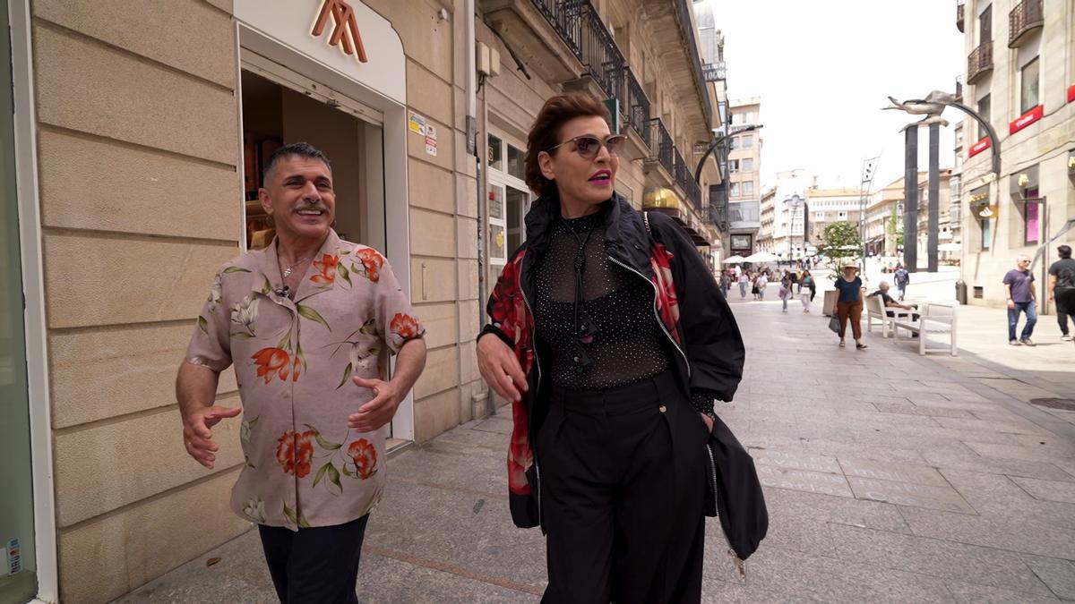 Antonia Dell'Atte en Vigo con Xisco Feijóo.