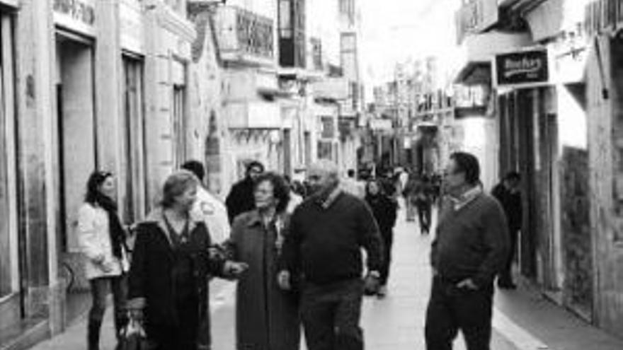 Zafra acelera la apertura del futuro centro comercial abierto