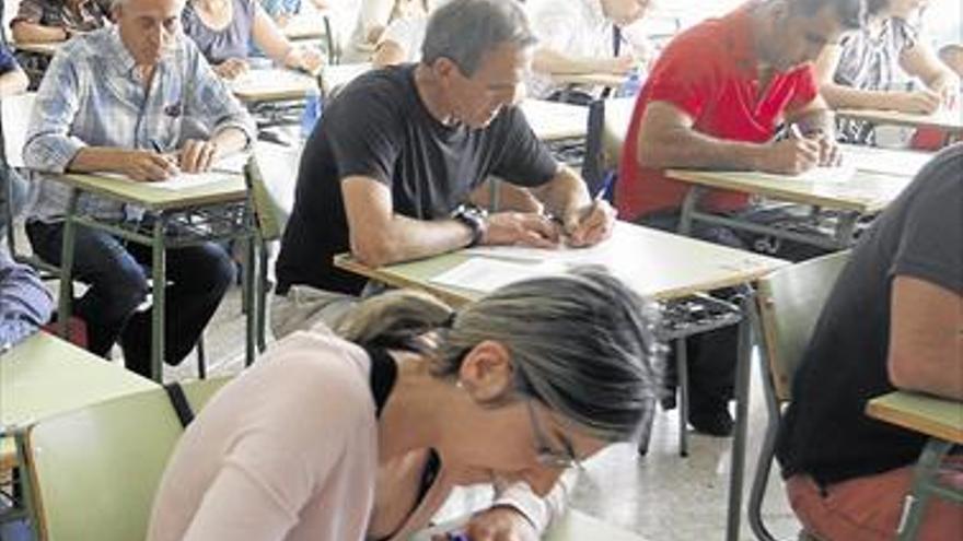 Titulados de Magisterio protestan por repetir el examen de ‘valencià’