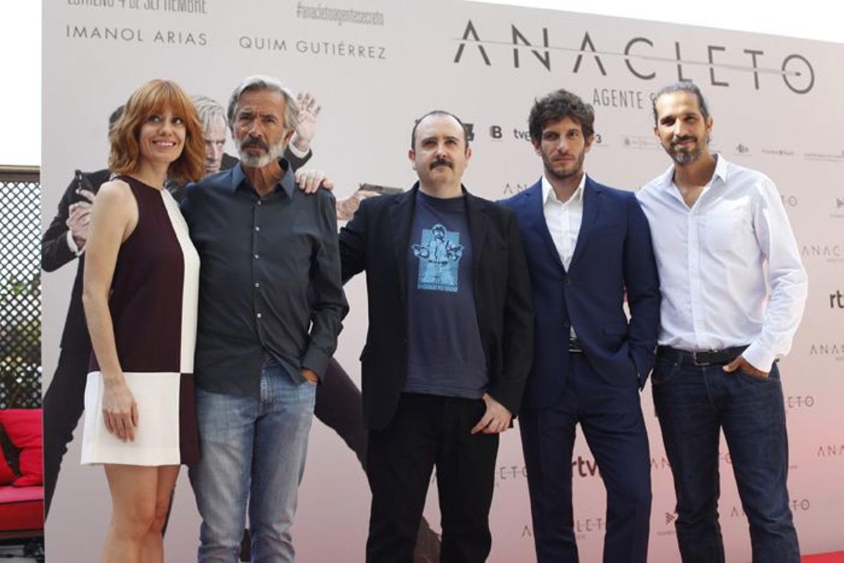 Todos los actores en el photocall de 'Anacleto, agente secreto'