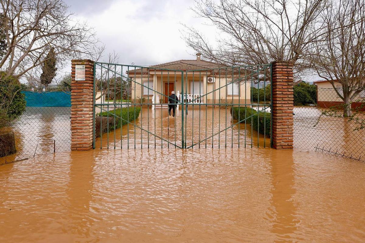 Las lluvias caídas en Córdoba provocan algunas anegaciones en parcelaciones del entorno de Villarrubia