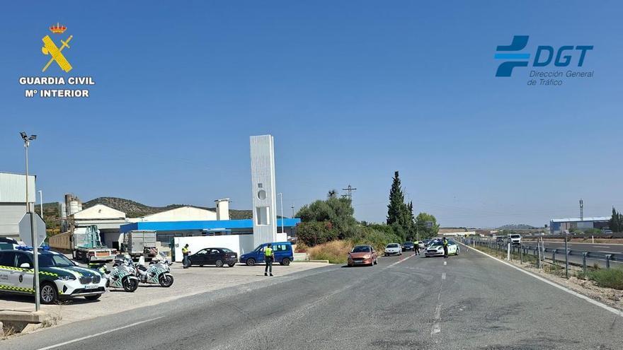 Tres detenidos en la A-3 tras huir de un control de la Guardia Civil con un kilo de cocaína