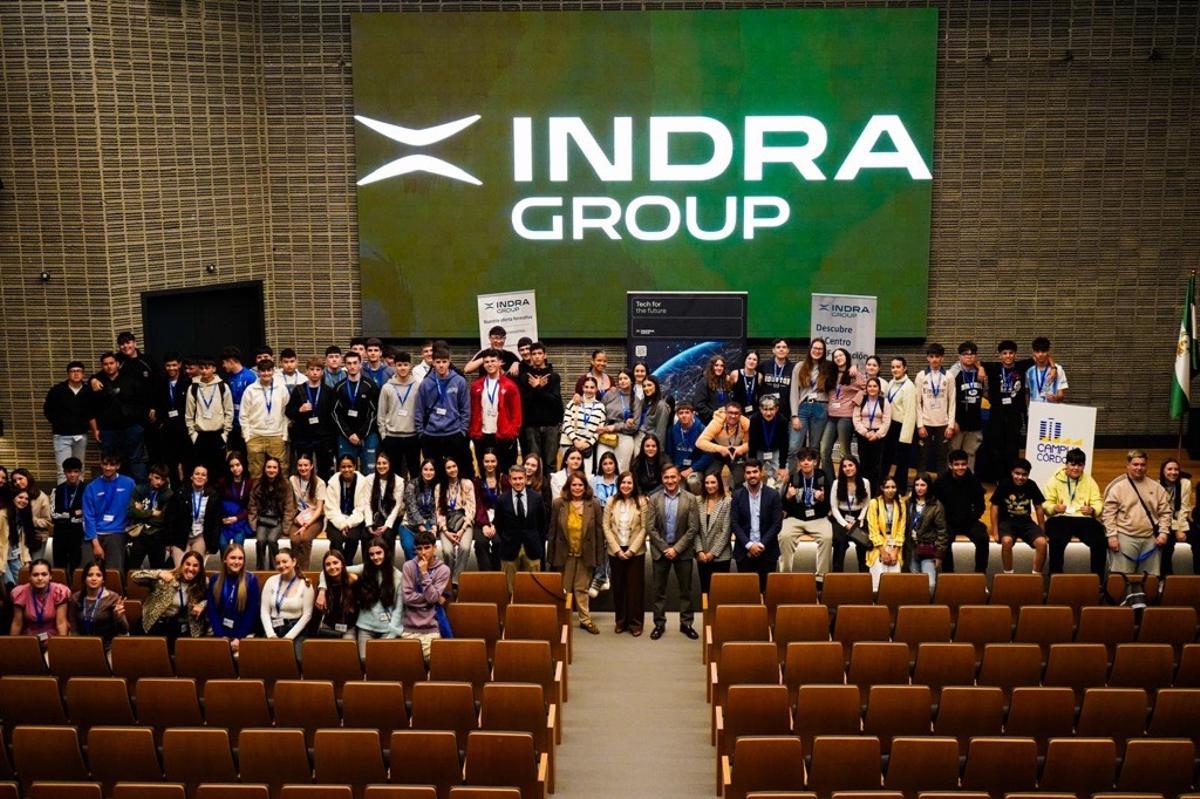 Indra Group, a través de Campus Córdoba, ofrecerá formación en la capital. En la imagen, durante una presentación a jóvenes hace unos días.