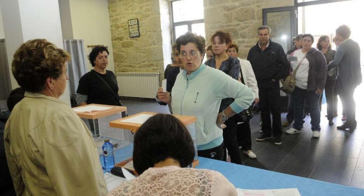 La contundente victoria de varias candidaturas críticas anticipa una "revolución" en O Salnés