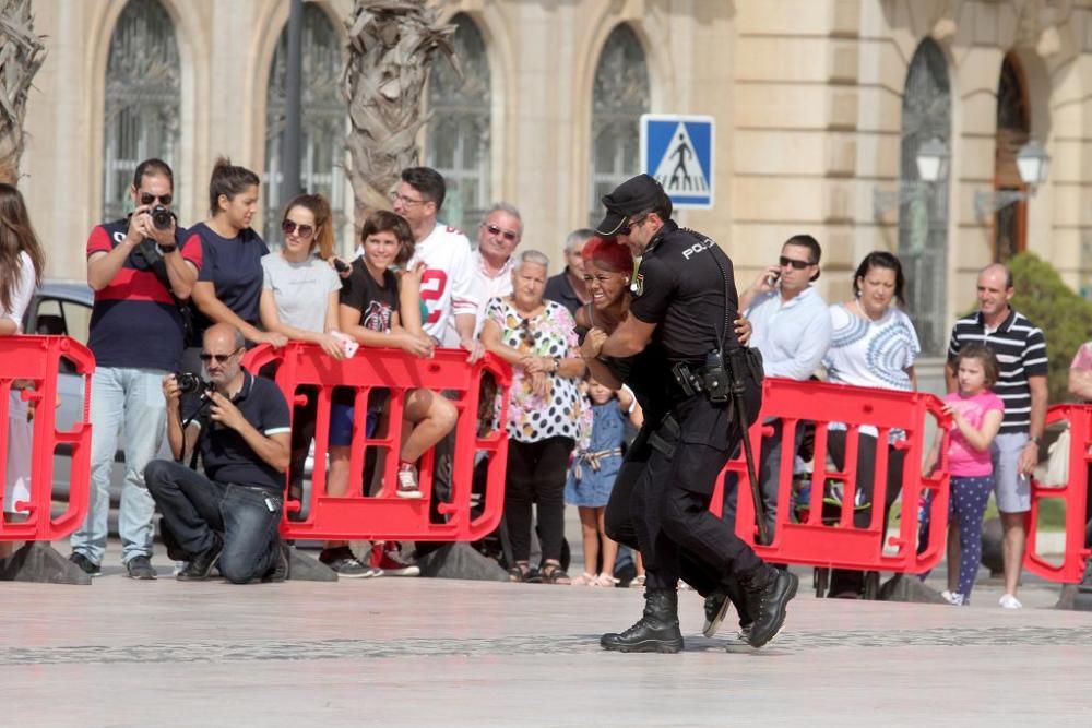 La Policía Nacional celebra su patrón con un simul