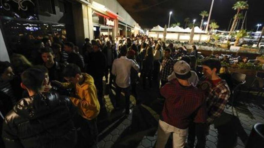 Cinco detenidos por una pelea multitudinaria en el Puerto Olímpico de Barcelona