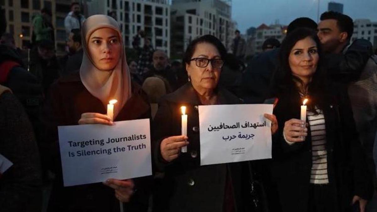PERIODISTAS MUERTOS LÍBANO | Una protesta en Beirut condena el asesinato de varios periodistas en el sur de Líbano