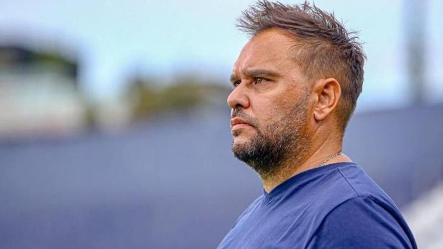 El FC Cartagena da un nuevo giro y contrata a Federico Arias como entrenador