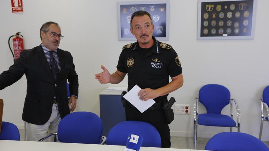 El jefe de la Policía Local de Santa Pola, en su rueda de prensa del pasado jueves