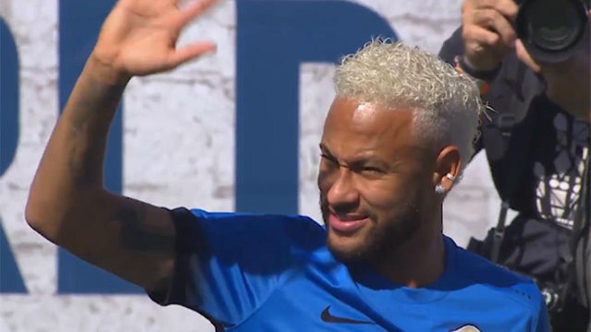 Neymar reaparece... ¡con nuevo look!