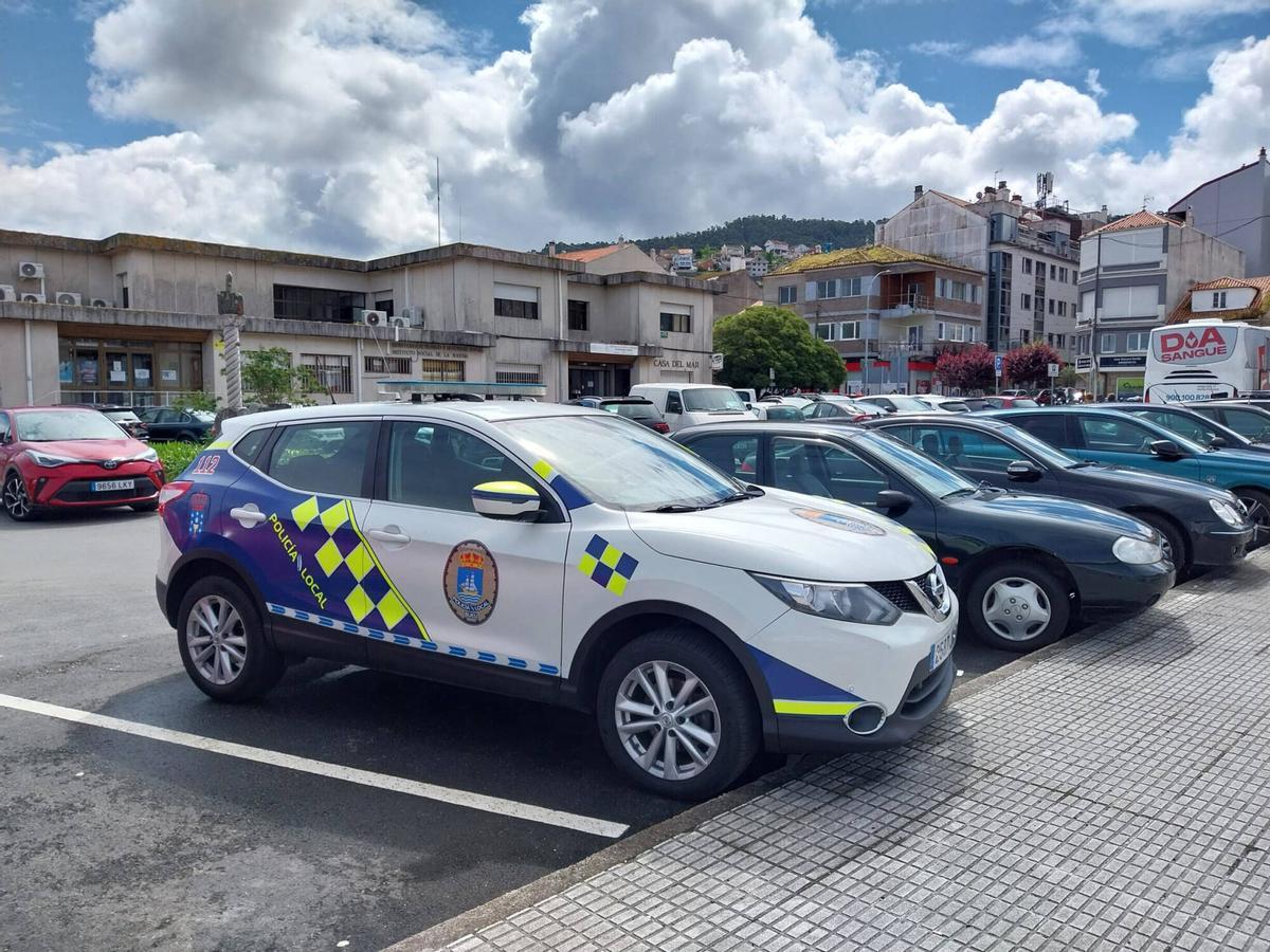 La Policía Local acudió este fin de semana a un conflicto entre los dueños de una vivienda y un cerrajero, que pretendía cobrarles 700 euros por el cambio de la cerradura.