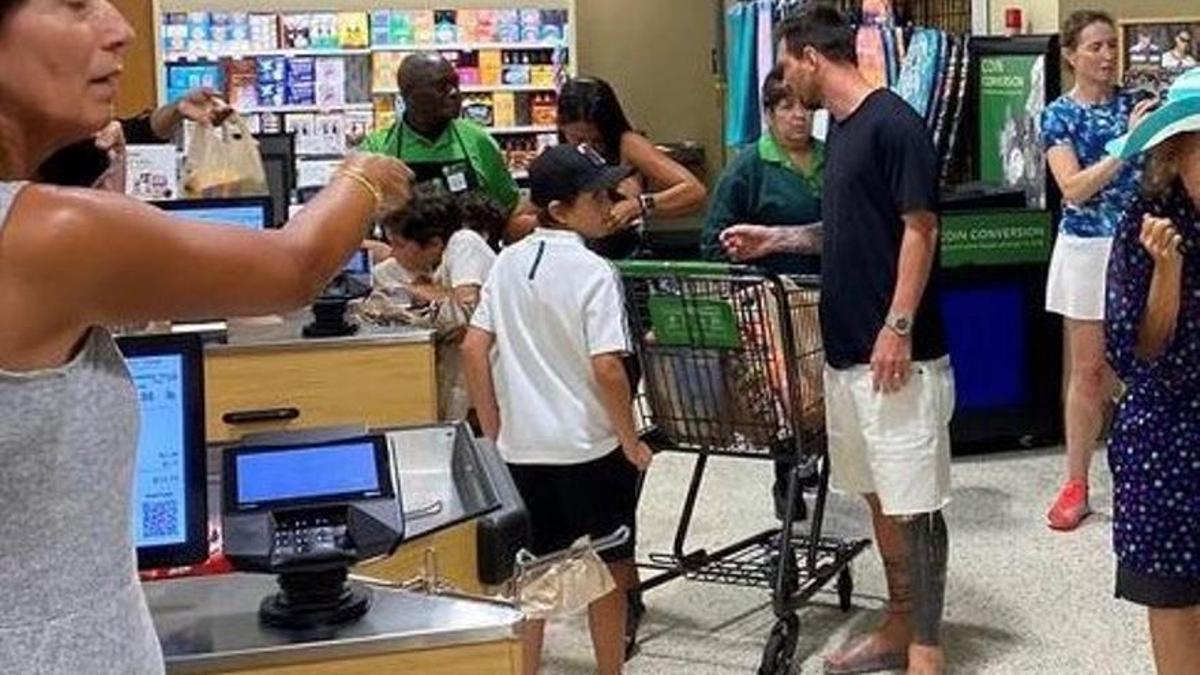 Leo Messi hace la compra en Miami.