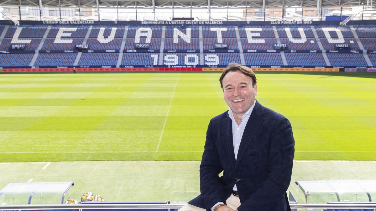 José Danvila, en el estadio Ciutat de València, el campo del Levante UD.