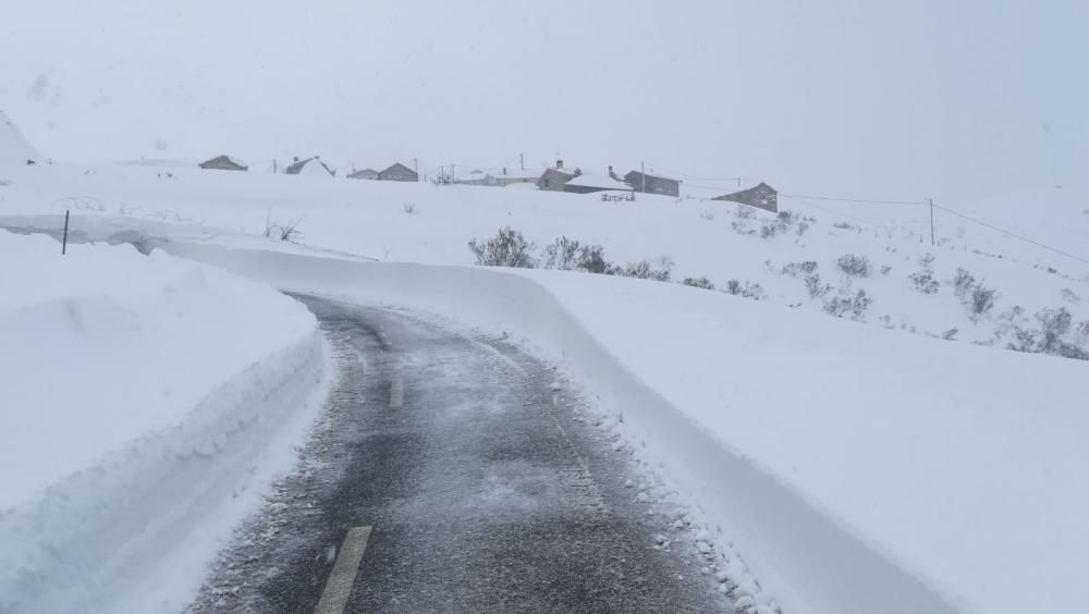 Así luce Somiedo bajo un manto de nieve